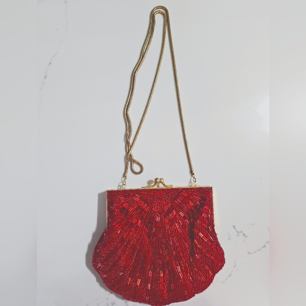 Beautiful Vintage Beaded Bag -Red Shell